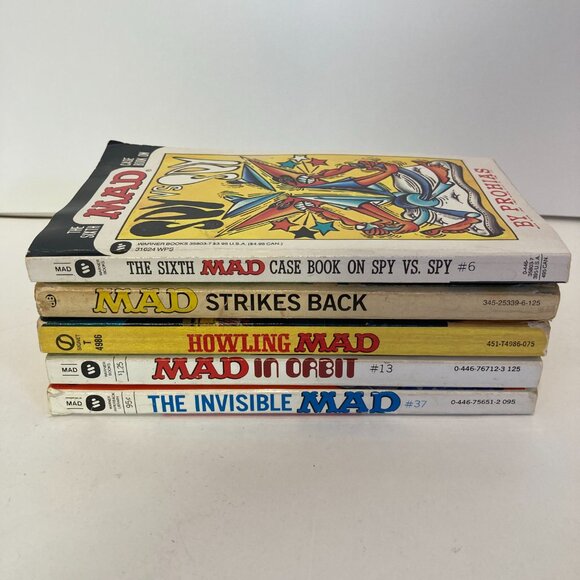 Lot of 5 Vintage 1960s 70s 80s Mad Magazine Books Howling Orbit Invisible Spy - Picture 3 of 9